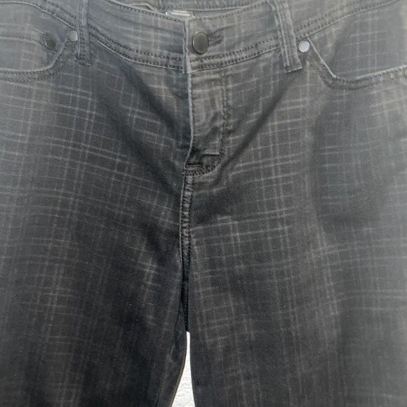 ✨Torrid Luxe Stretch Skinny Pant - Plaid Print✨ - Picture 8 of 8